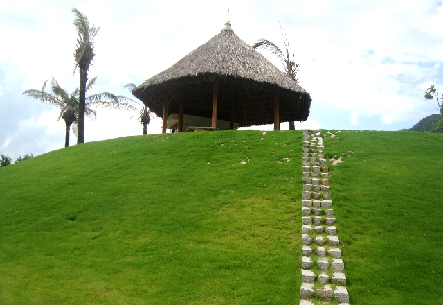 Diamond Bay Golf & Villas (